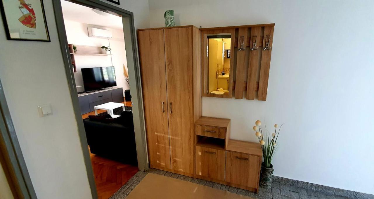 Apartment Mlija Omiš Buitenkant foto