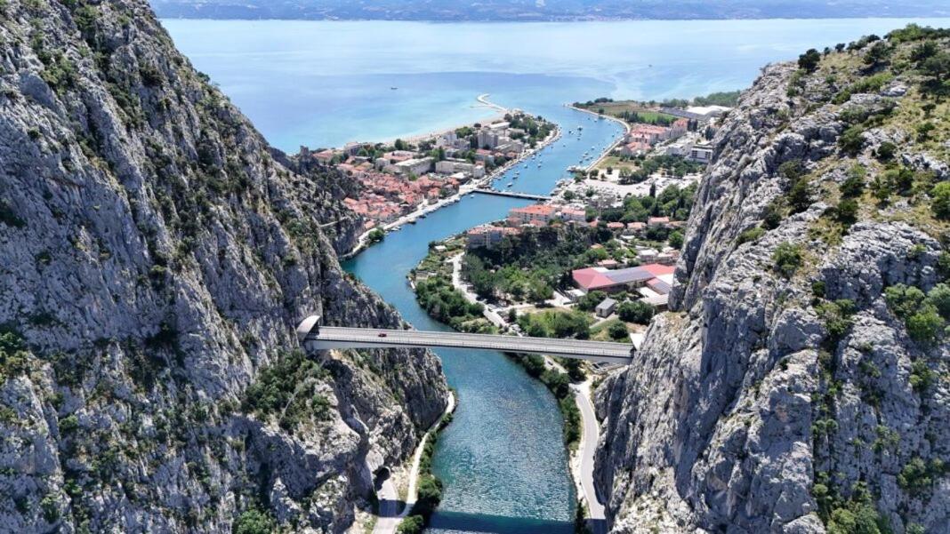 Apartment Mlija Omiš Buitenkant foto