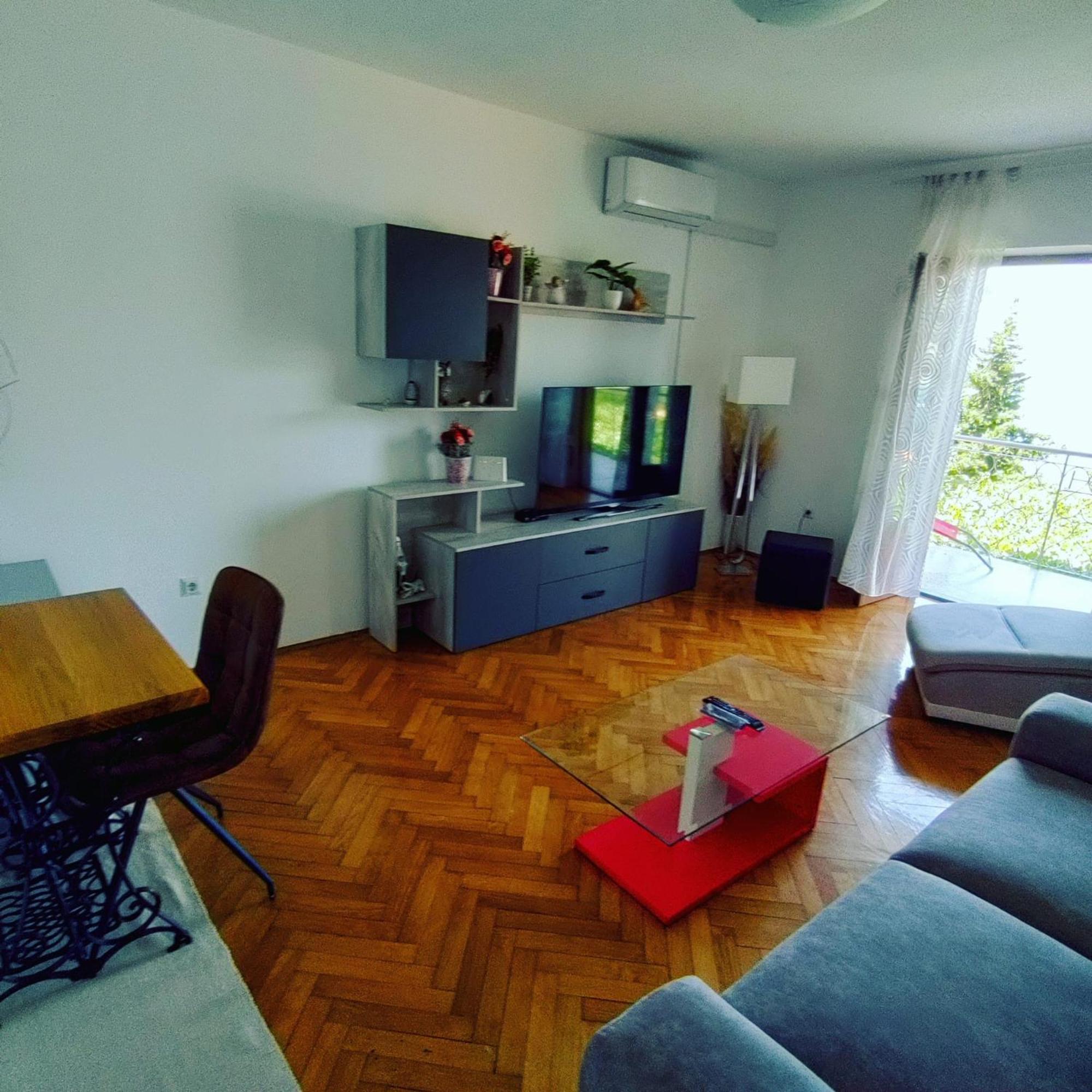 Apartment Mlija Omiš Buitenkant foto